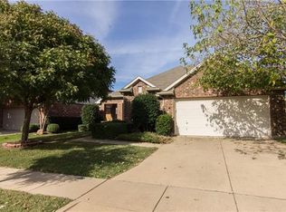 1917 Caddo Springs Dr, Justin, TX 76247