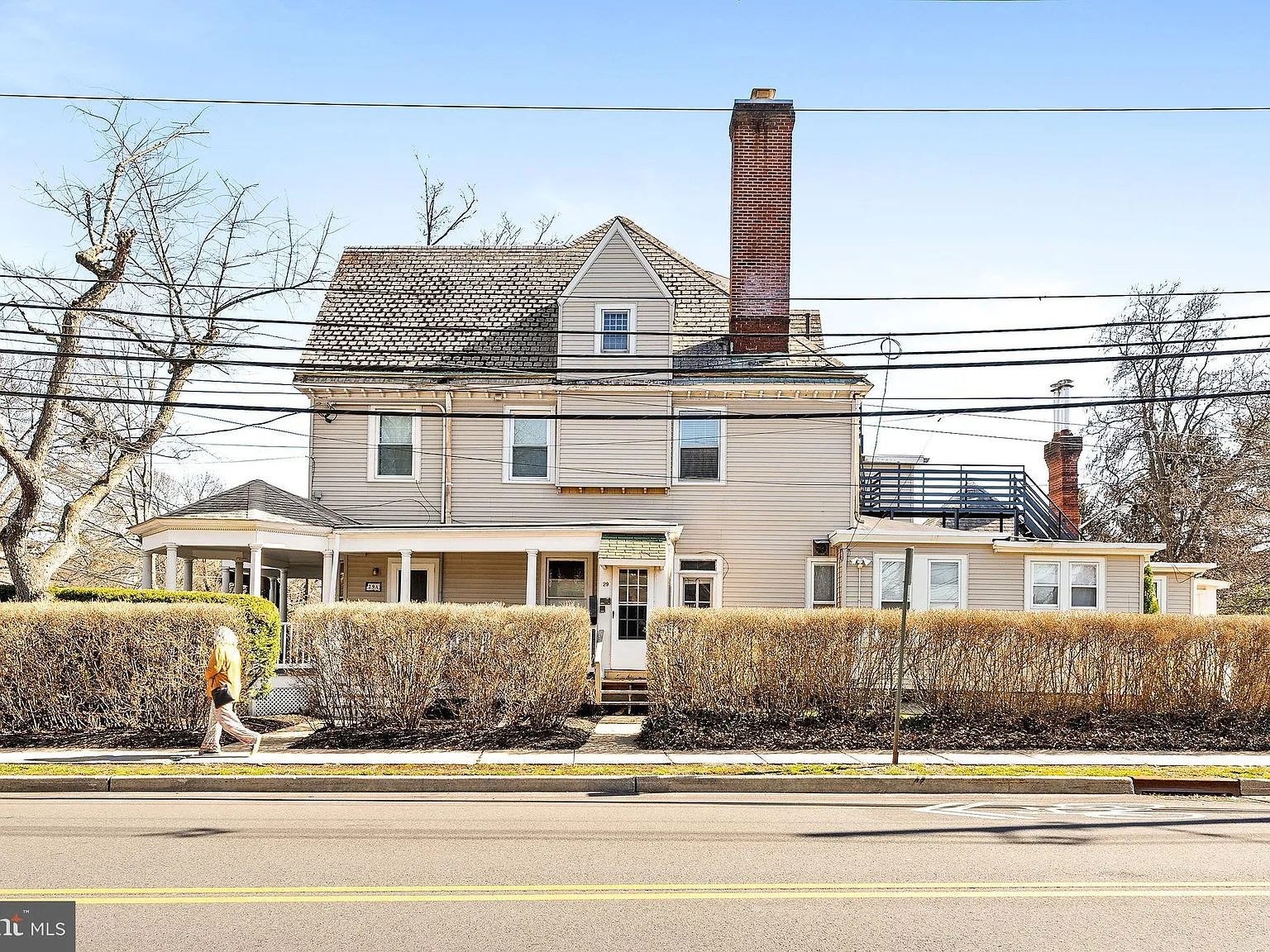 1 bed, 1.0 bath, $2,300 — Photo 3