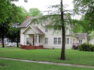 220 W 3rd St, Halstead, KS 67056