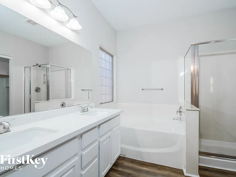 3606 N 129th Ave — Photo 10