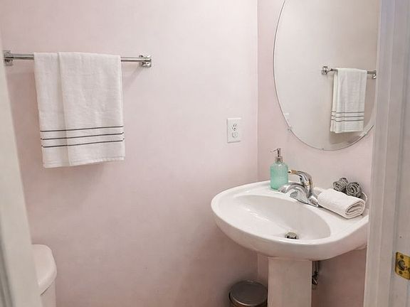 3rd image of 7706 Heartwood Ln