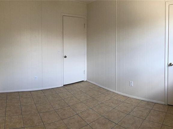 5th image of 2466 Avenue A SW