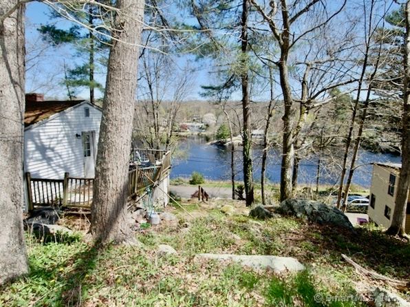48 Lakeside Dr, Guilford, CT 06437