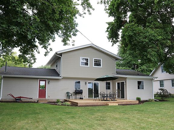 2nd image of 414 Maplewood Dr