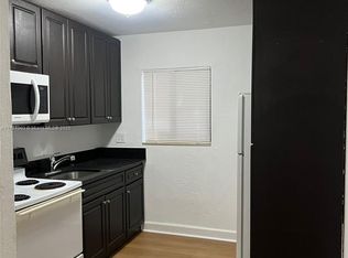 180 NE 71st St APT 2, Miami, FL 33138