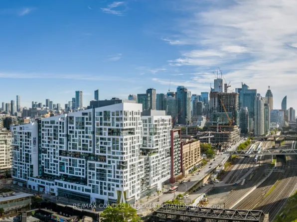 576 Front St W, Toronto, ON