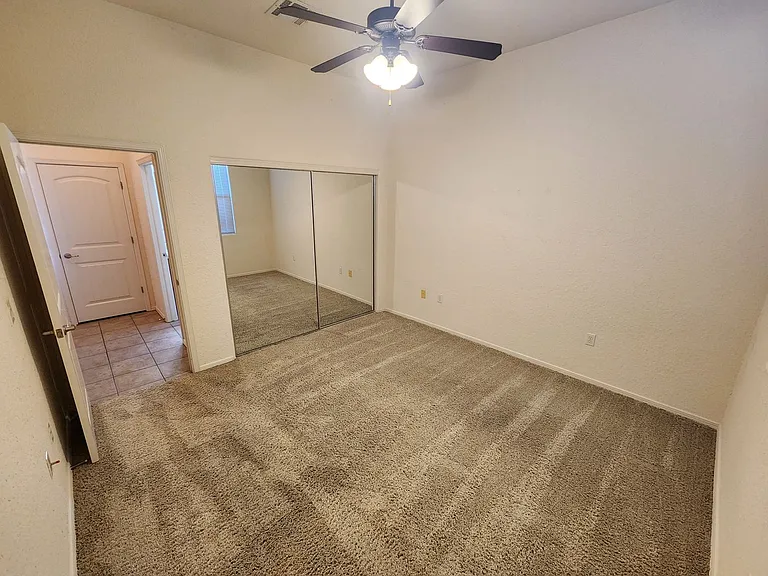 2409 Cortina Mnr — Photo 27