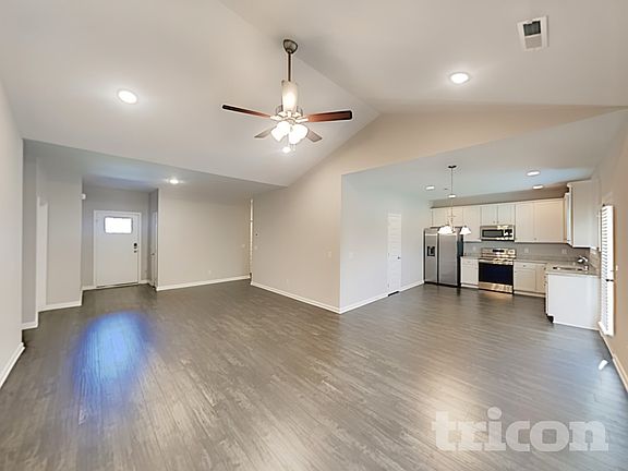 3rd image of 1010 Cyril Dr