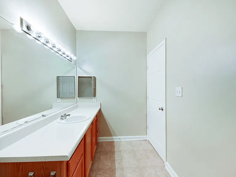 Cobblestone Landing Apartments — Photo 24
