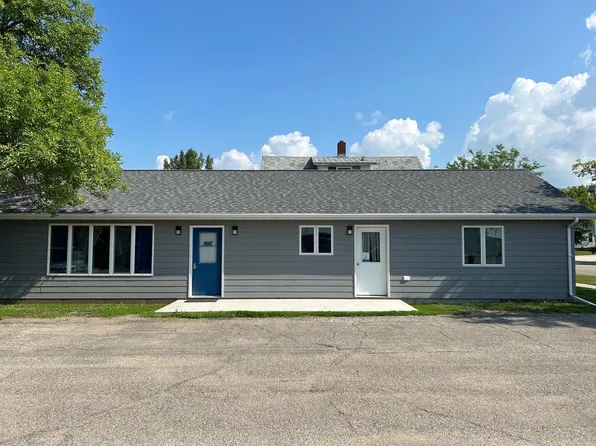 1022 Main St, Bottineau, ND 58318