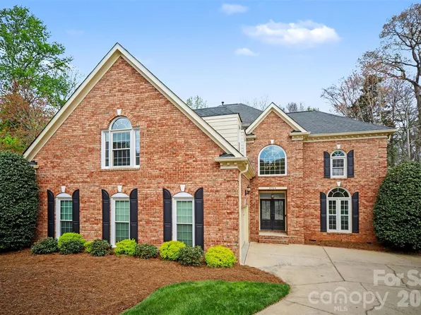 8904 Magnolia Heights Ct, Charlotte, NC 28270