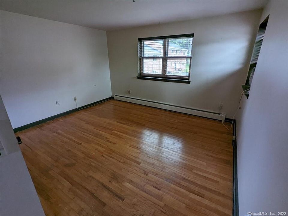 6 Robbins Ln Rocky Hill CT Zillow