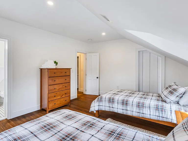 5120 Sound Ave — Photo 18