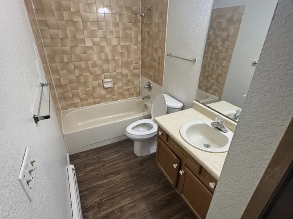 18743 N Lowrie Loop #18743, Eagle River, AK 99577