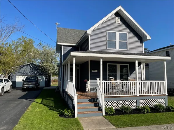 27426 Washington St, Chaumont, NY 13622