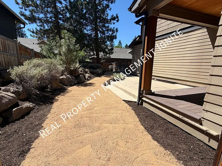 2447 NW Shields Dr — Photo 16