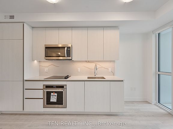 3rd image of 15 Richardson St #612