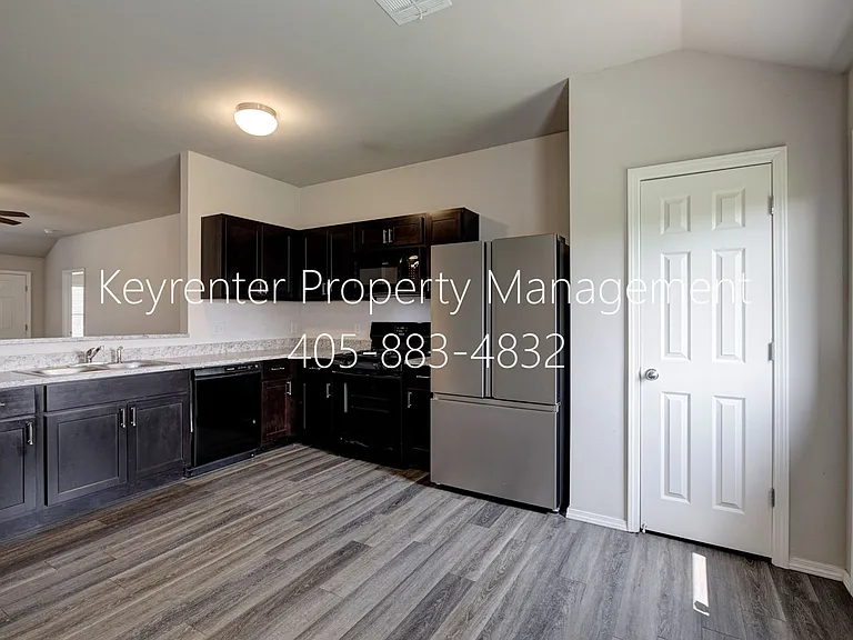440 Fox Den Dr — Photo 20