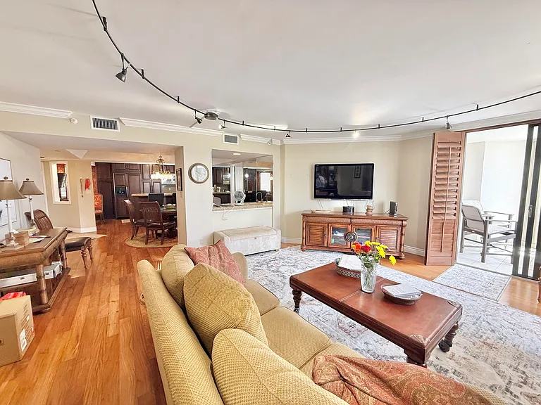 176 Helios Dr #203 — Photo 4