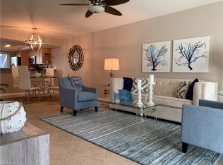 118 Palm Dr APT 11, Naples, FL 34112