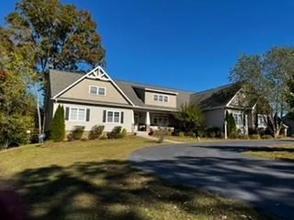 83 Lawsons Dr, Clarksville, VA 23927