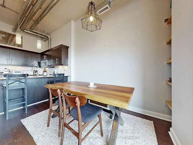 700 King St W #1101 — Photo 20