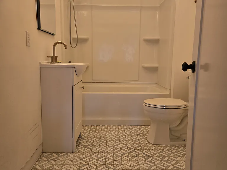 2930 Grant Ave — Photo 8