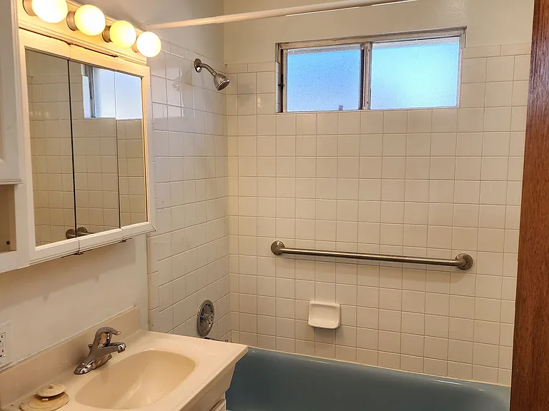 164-70 D Avenue — Photo 11