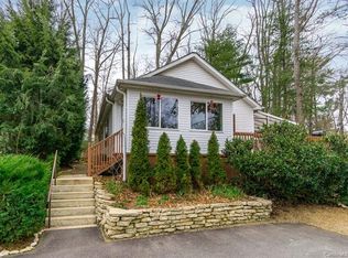114 Shadowlawn Dr, Asheville, NC 28806