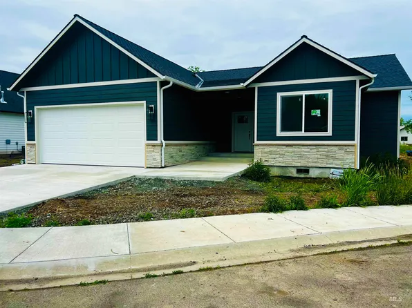 516 Maple Ct, Genesee, ID 83843