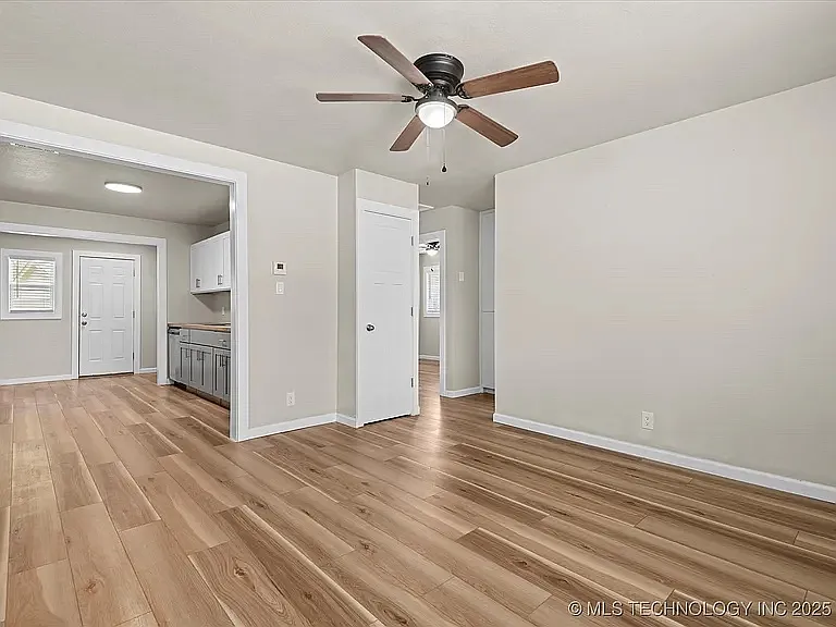 318 SE Avondale Ave — Photo 4