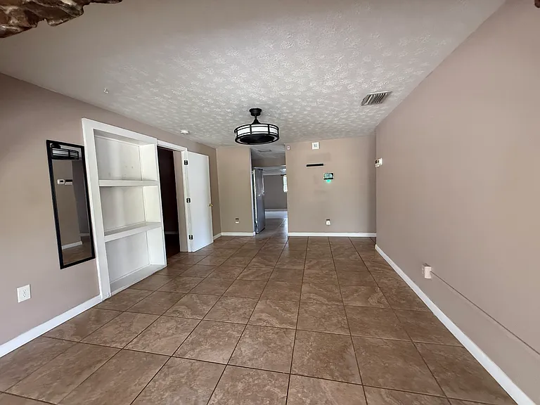 6014 Southern Comfort Blvd — Photo 9