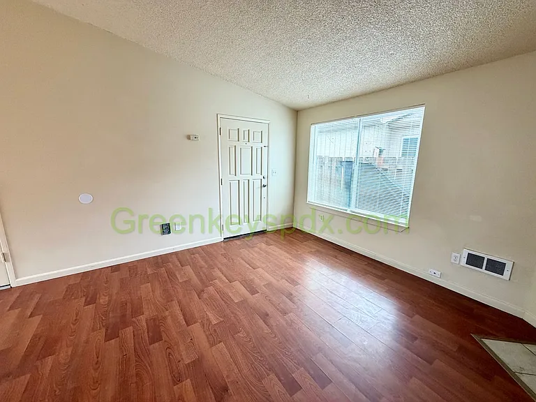 6125 SE 90th Ave — Photo 10