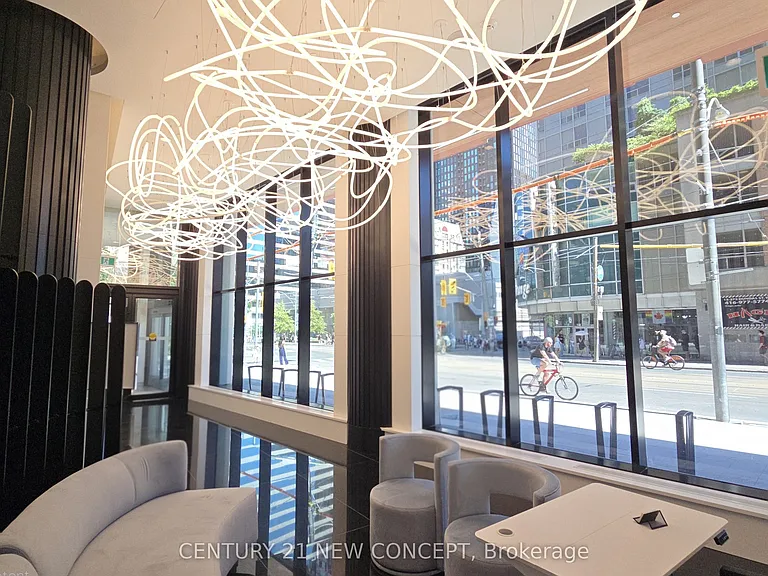 280 Dundas St W #714 — Photo 19