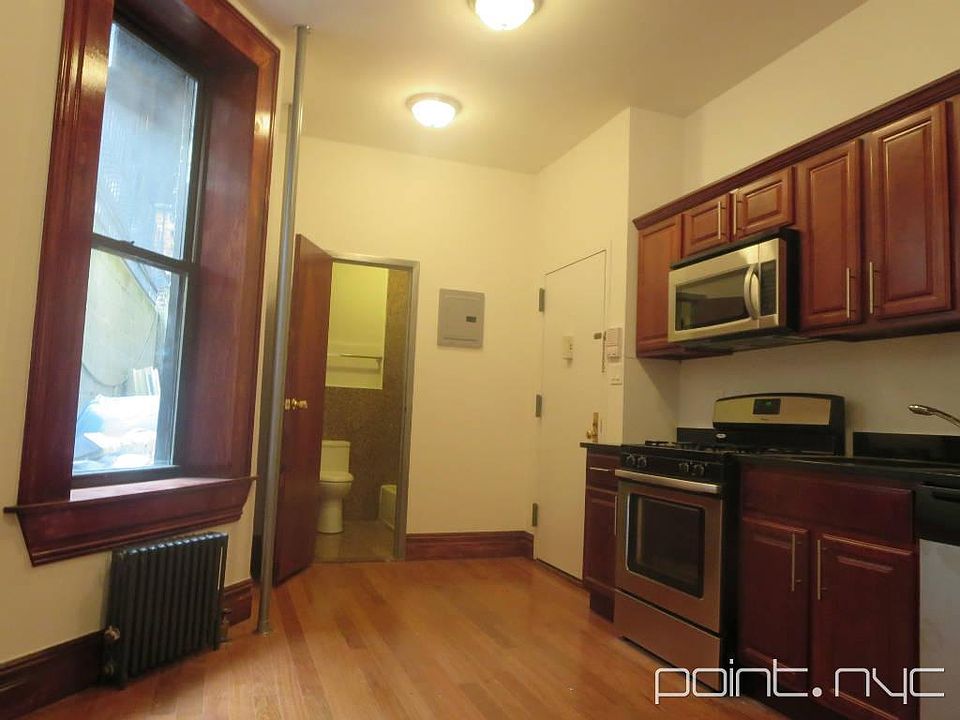 1st image of 117 Mulberry St #00