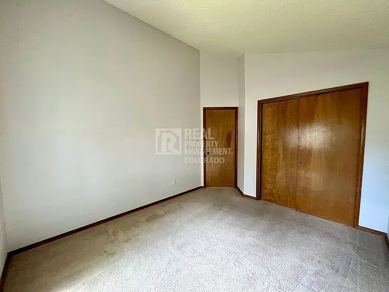 1313 Coolcrest Dr — Photo 23