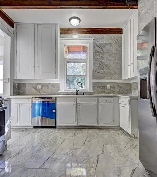 2733 Hillcrest Ave — Photo 29