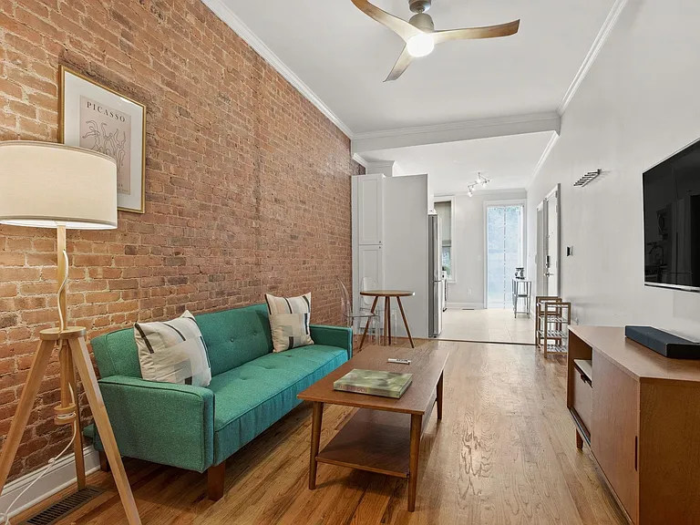 204 6th St #1L — Photo 6