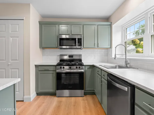 140 Westchester Dr, Little Egg Harbor, NJ 08087