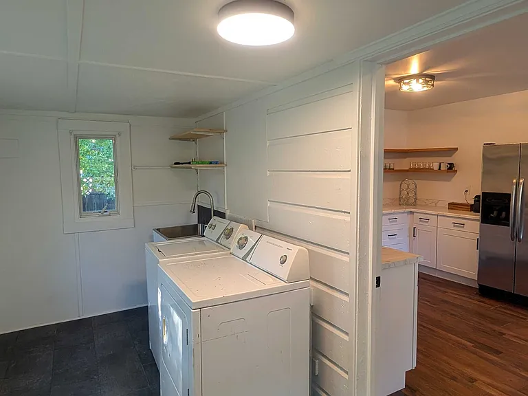 405 N Cloverdale Blvd — Photo 16
