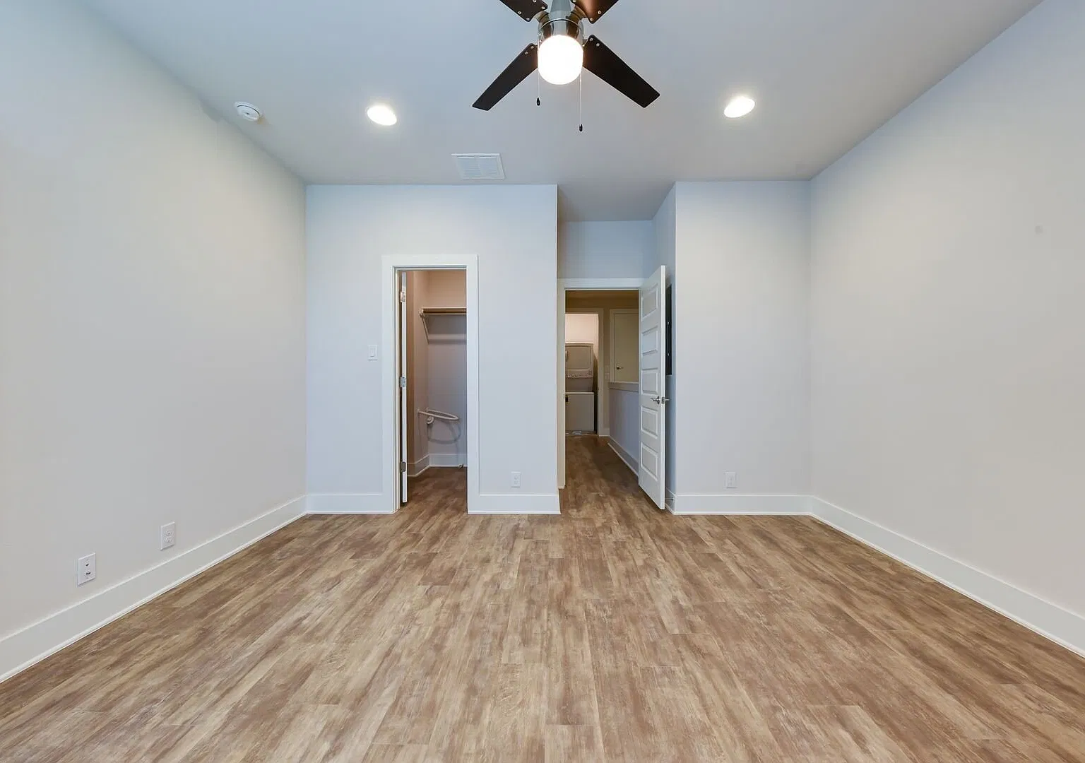 2 bed, 2.5 bath, 1257 sqft, $2,045 — Photo 4