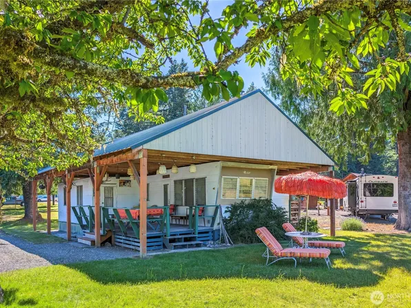 137 Crescent Beach Drive, Packwood, WA 98361