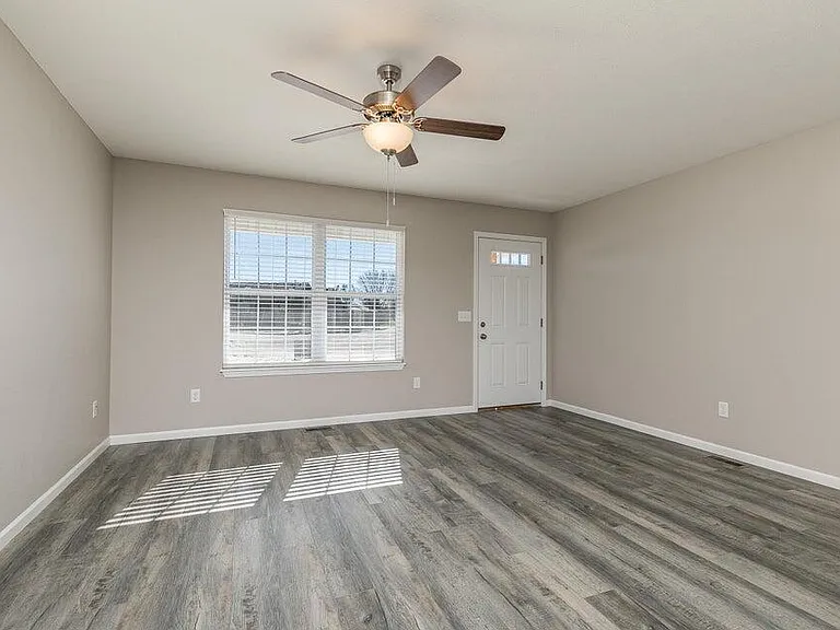 675 Joycee Ln — Photo 2