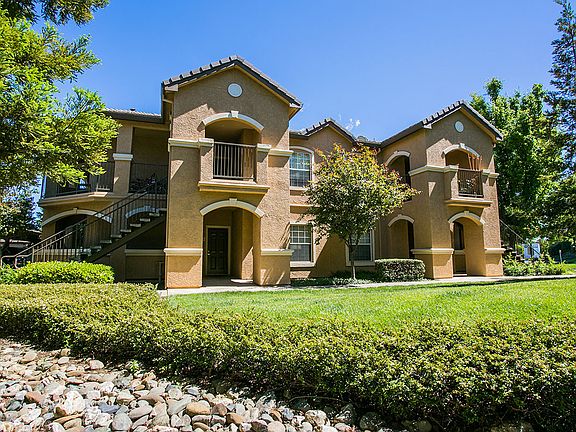 Private Patios/ Balconies