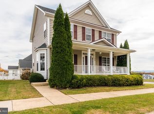 228 Lord Fairfax St, Charles Town, WV 25414