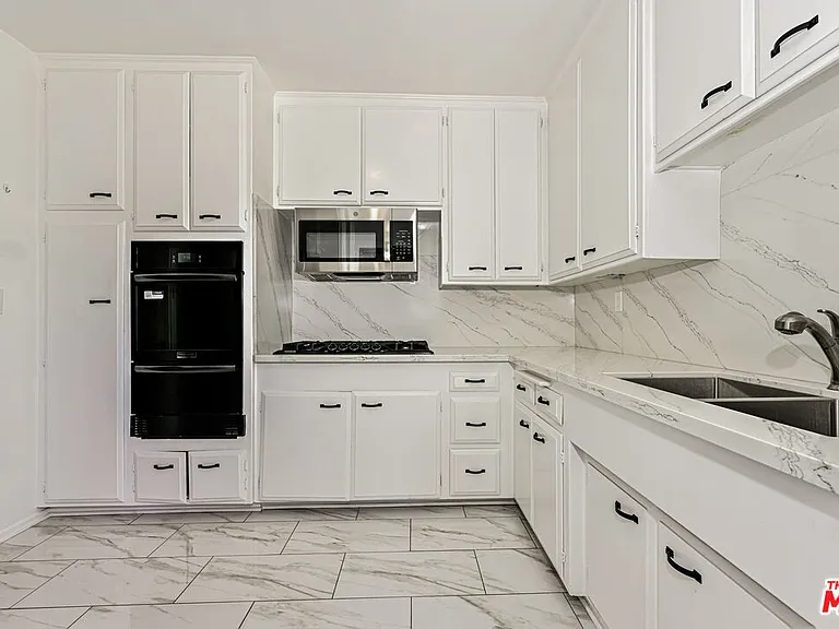 237 N Almont Dr #301 — Photo 5