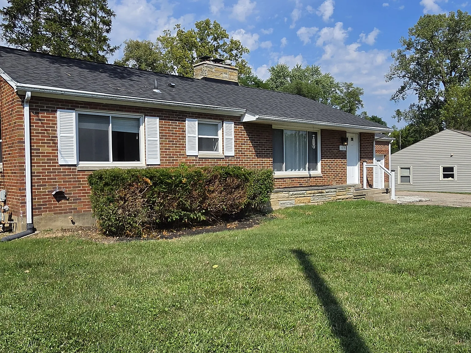 3 bed, 1260 sqft, $1,900 — Photo 2
