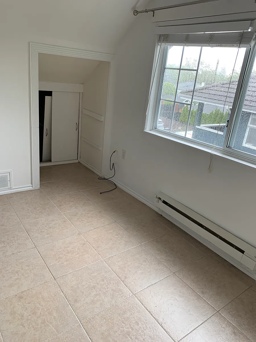 Building Photo - 3955 Pandora St #11