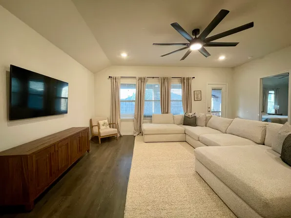 156 Cigar Ct, Caddo Mills, TX 75135