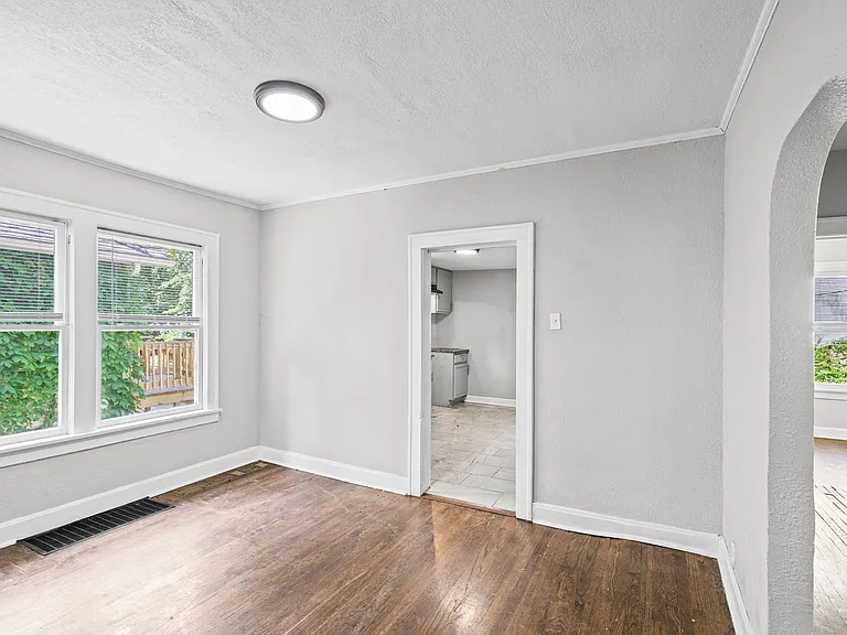 8102 Highland Ave — Photo 28